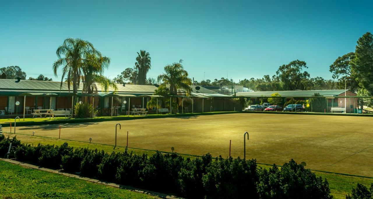 Deniliquin Country Club Motor Inn Zewnętrze zdjęcie