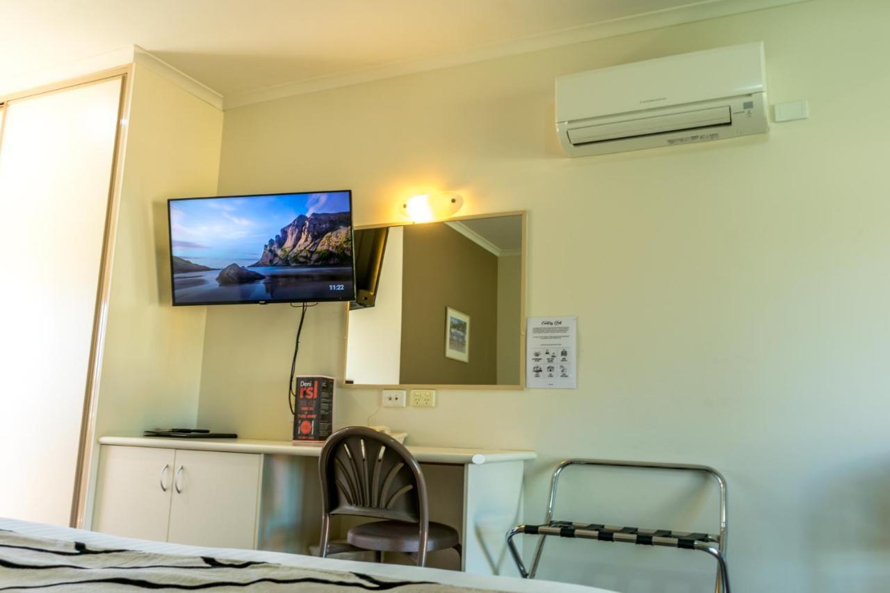 Deniliquin Country Club Motor Inn Zewnętrze zdjęcie