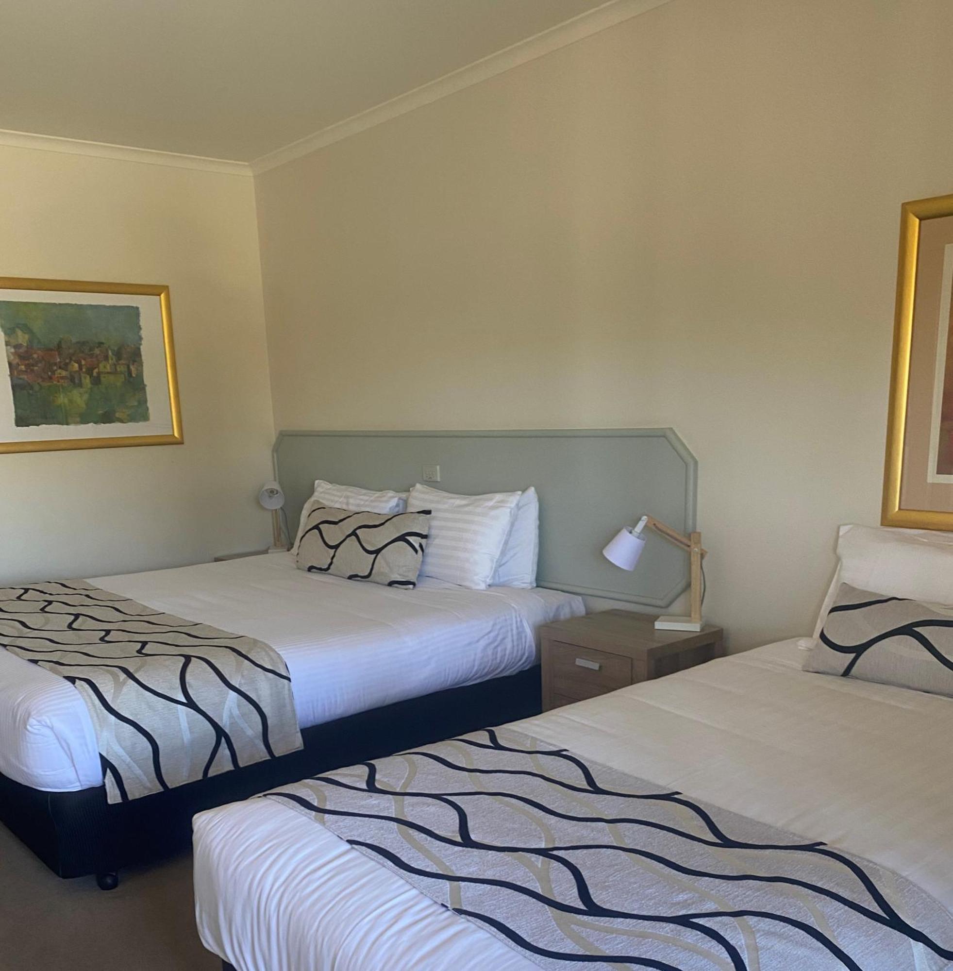 Deniliquin Country Club Motor Inn Zewnętrze zdjęcie
