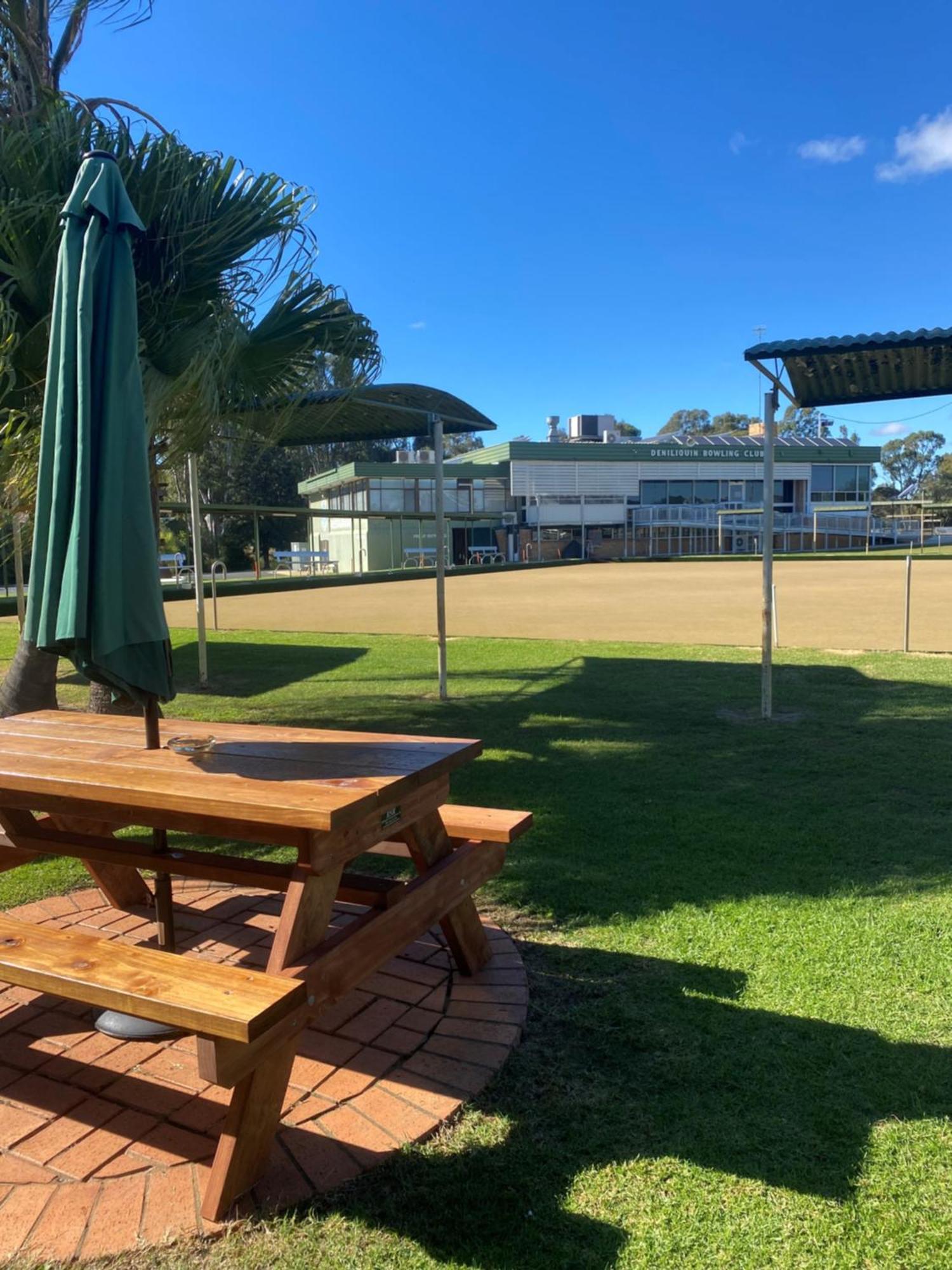 Deniliquin Country Club Motor Inn Zewnętrze zdjęcie